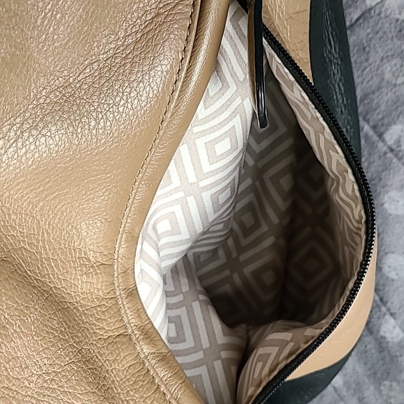 Brighton Tan and Black Leather Shoulder Purse - Picture 9 of 13